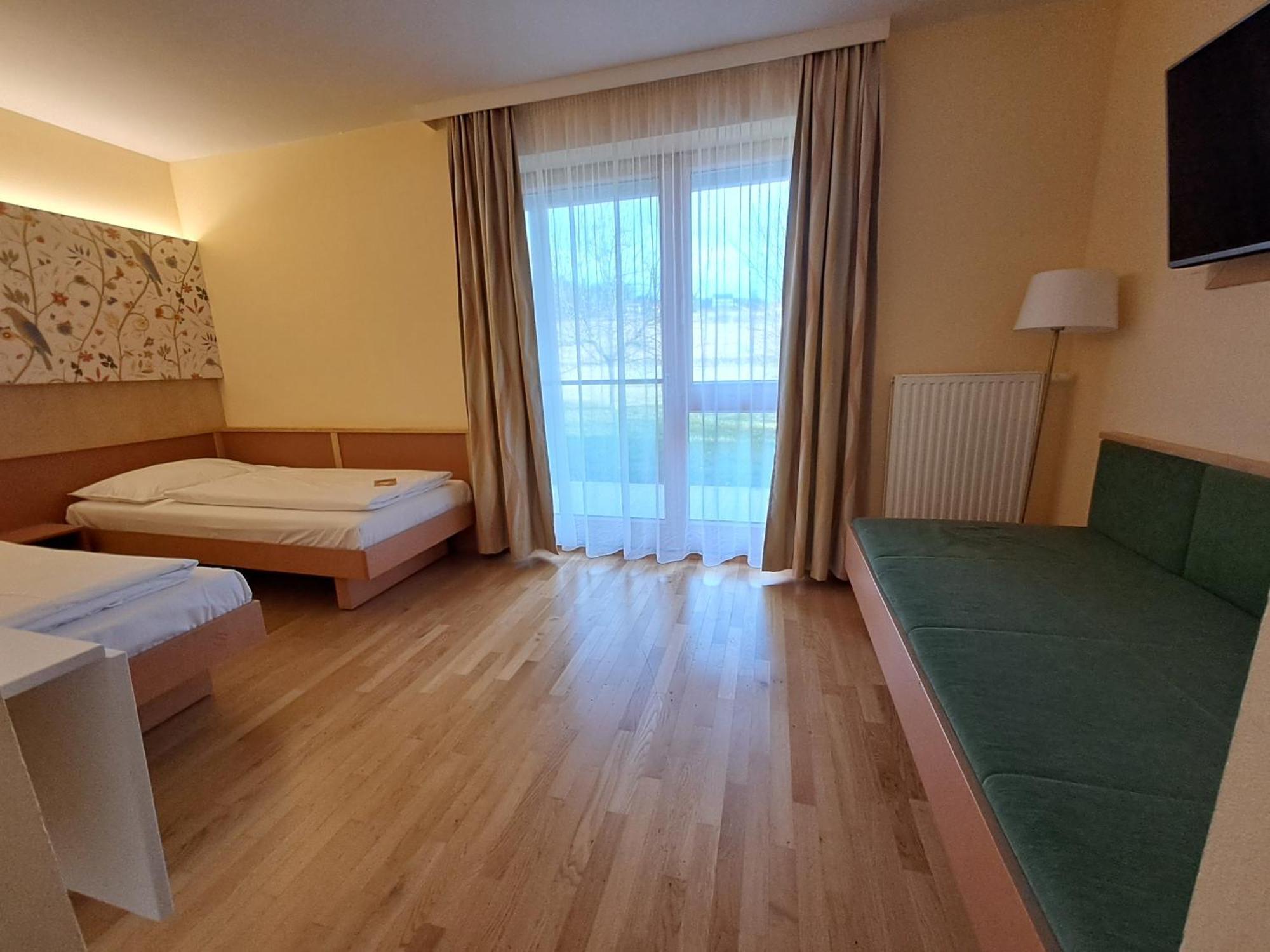 Jufa Hotel Stubenbergsee Экстерьер фото